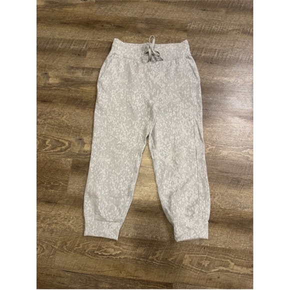 Lululemon Ready to Rulu High Rise Jogger 24” - Picture 2 of 6